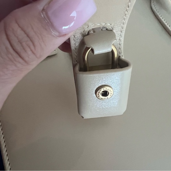 Saint Laurent SAC DE JOUR NANO IN SMOOTH LEATHER - Picture 5 of 16